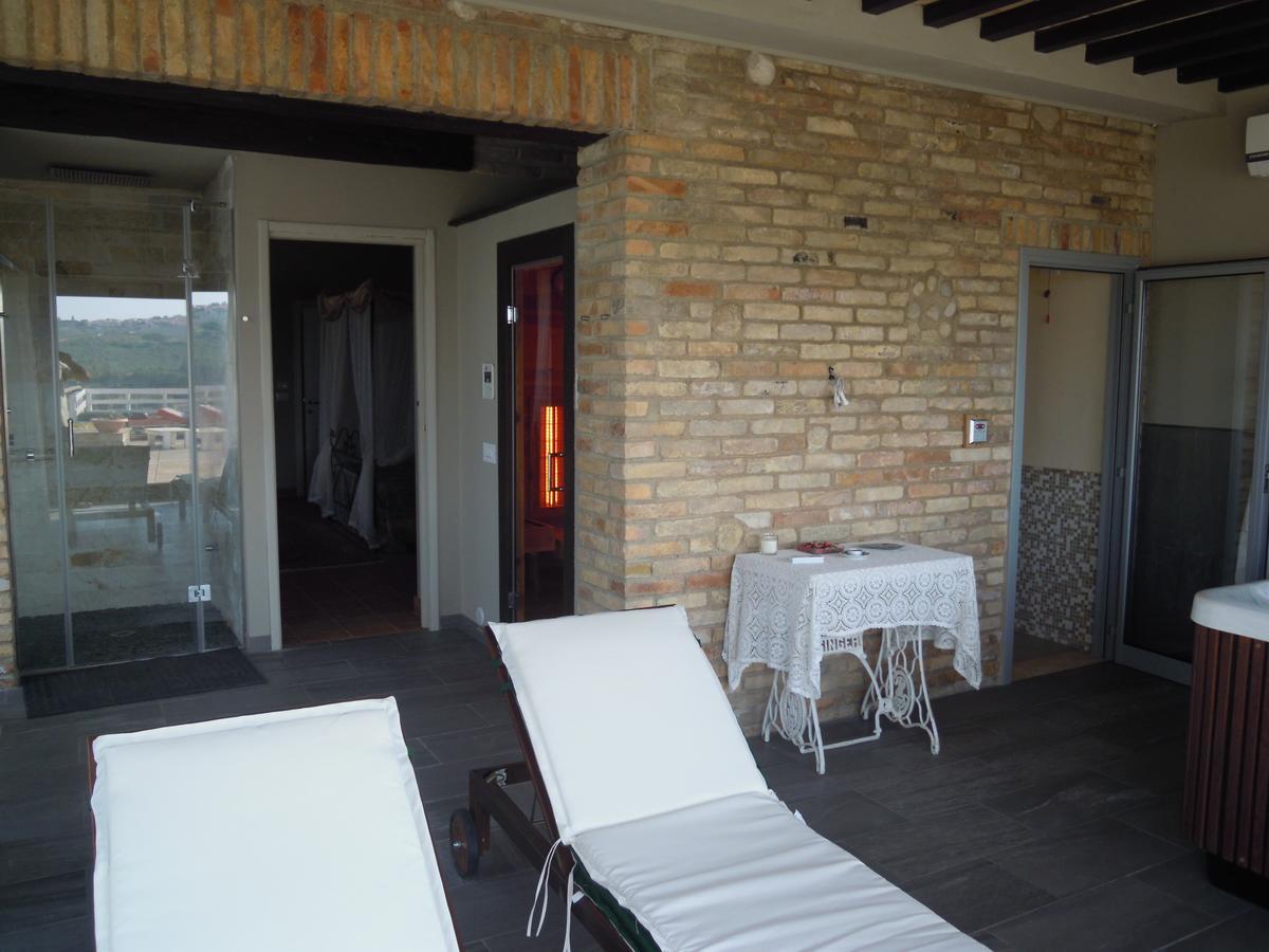 Agriturismo Piccolo Albero Loreto Aprutino Luaran gambar